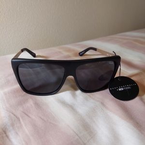 Quay Australia x Desi Perkins sunglasses NWT